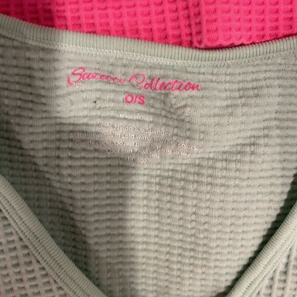 Fitted Ribbed Tank Tops (5) - Picture 4 of 6